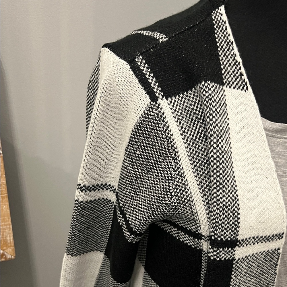 Chic Plaid Open Front Cardigan - Black and White NWOT Stitch Fix - Picture 3 of 6